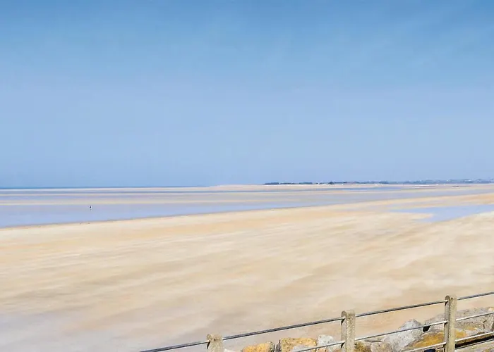 בית נופש Beautiful In Montmartin-sur-Mer